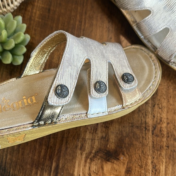 Alegria | “Venice Gold Your Own Way” Casual Slip On Leather Wedge Sandals, Sz38 - Picture 4 of 8